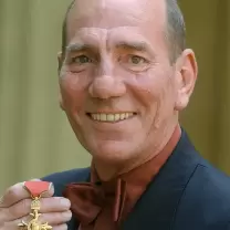 Pete Postlethwaite
